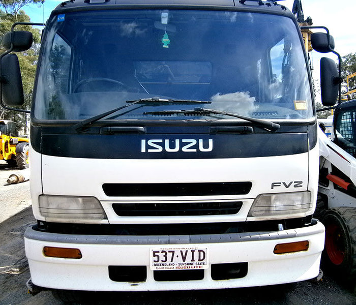 Isuzu Tip Truck head-on